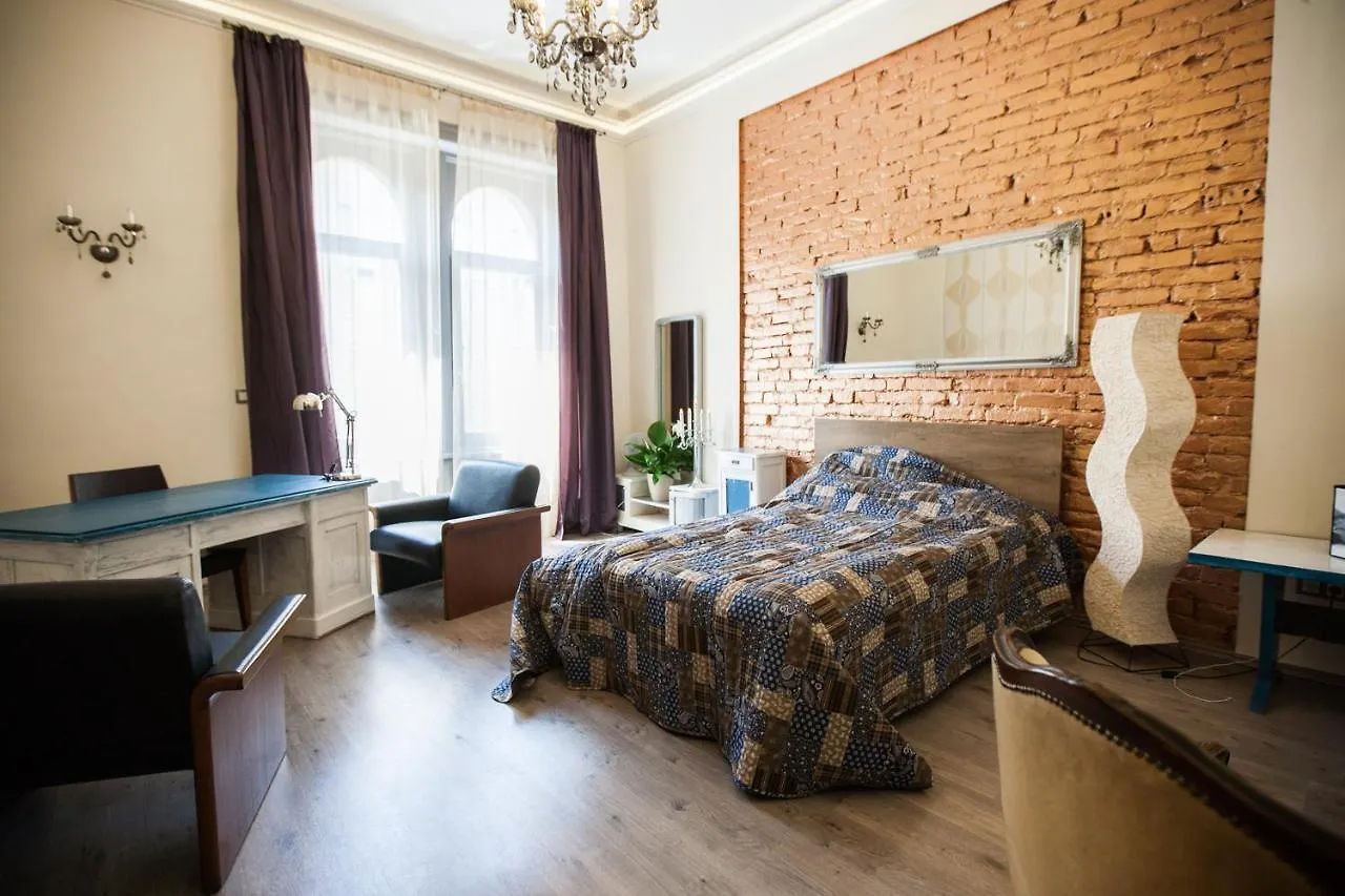 N42 By Small Home Budapest 0*,